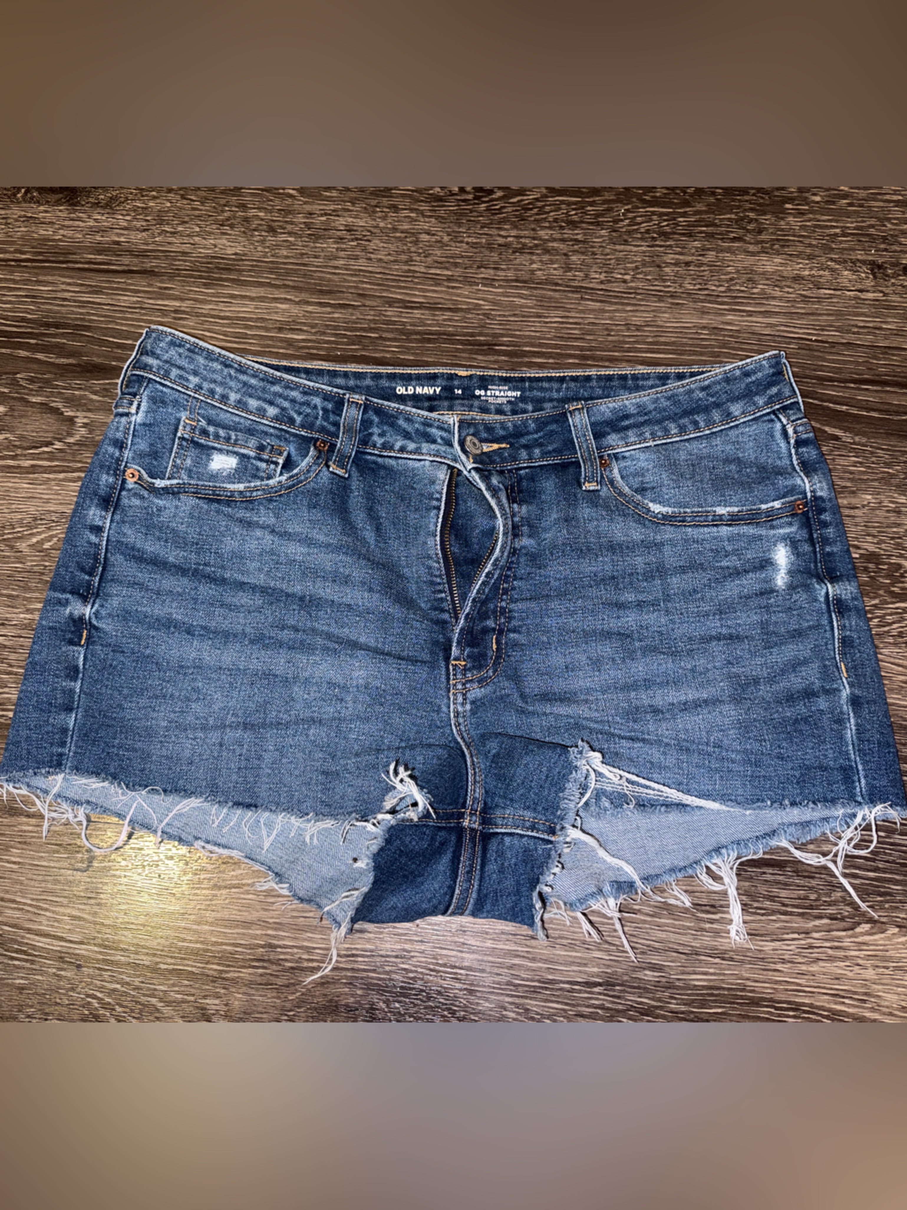 Old Navy Women's Medium Blue Distressed Denim Cutoff Shorts